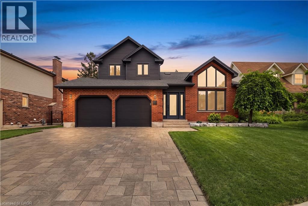 10 ROLLING ACRES Drive, Kitchener