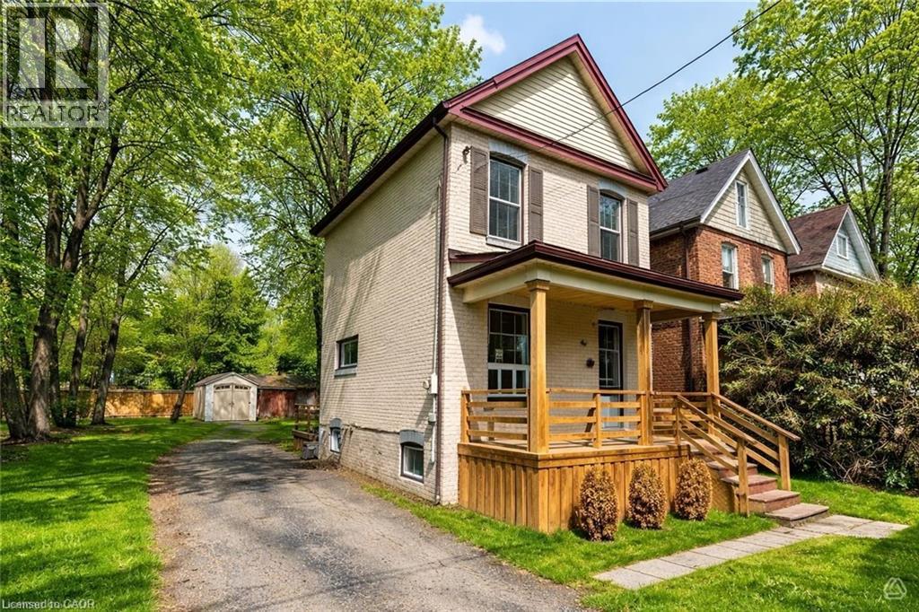 35 DUNDAS Street, Dundas