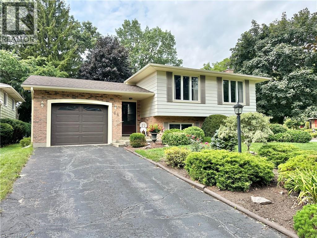 44 DOUGLAS Avenue, Simcoe