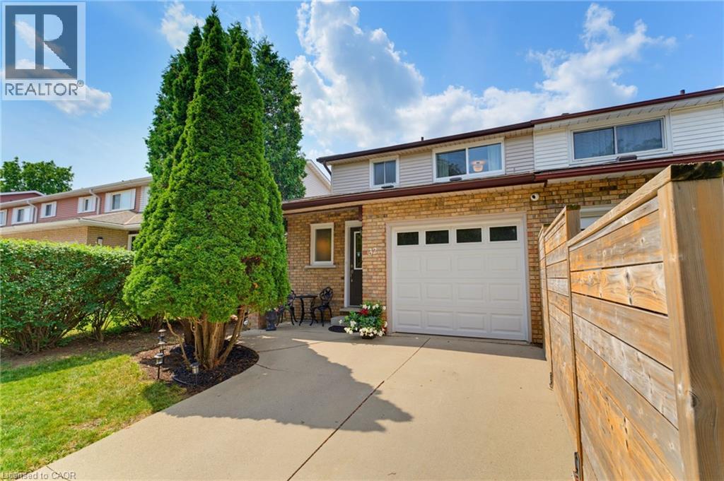 32 SILVERVINE Drive, Stoney Creek