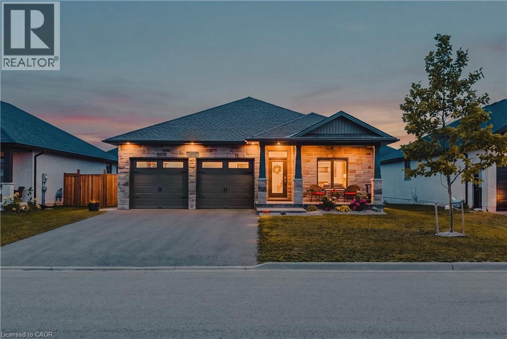 1070 EVANS Street W, Listowel