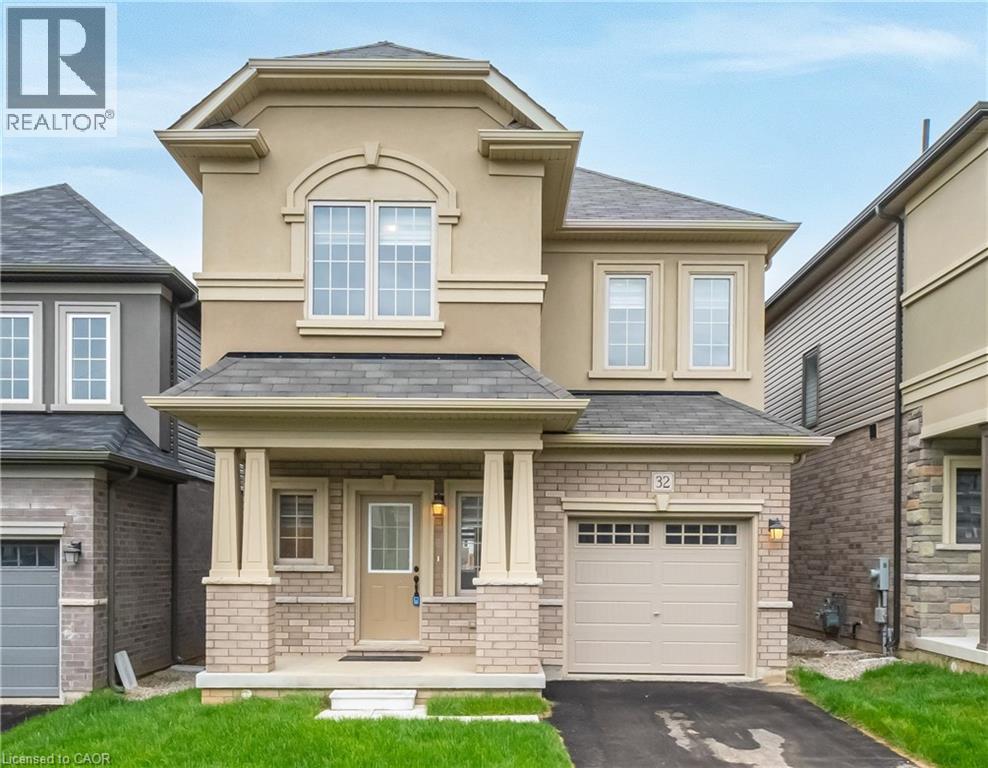 32 GEORGE BRIER Drive W, Paris