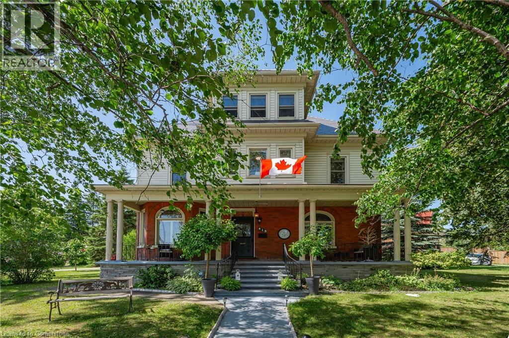 415 WALLACE Avenue N, Listowel