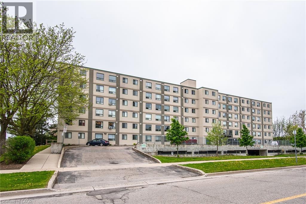 18 HOLBORN Court UnitNo. 611, Kitchener