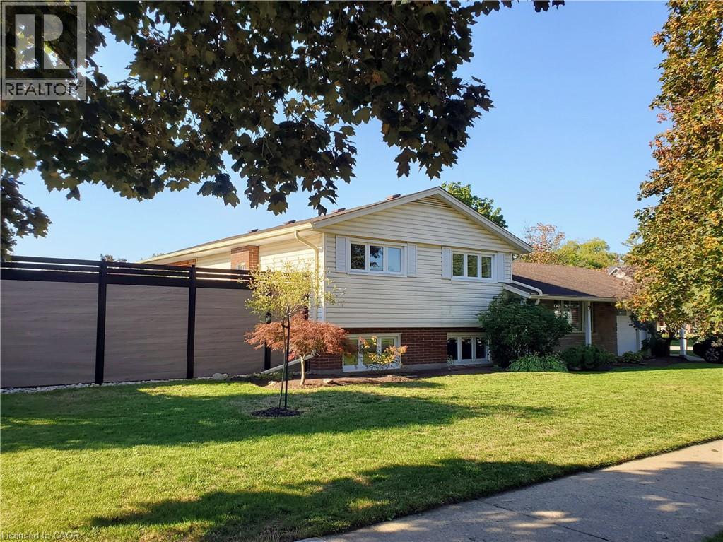 7 CROSBY Drive, Kitchener