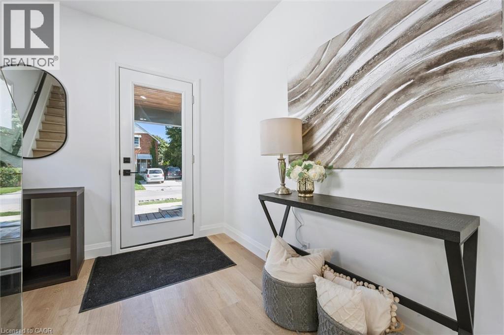 66 TRINITY Street, Stratford