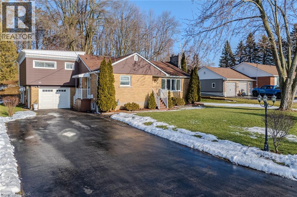 25 CHARLTON Crescent, Simcoe
