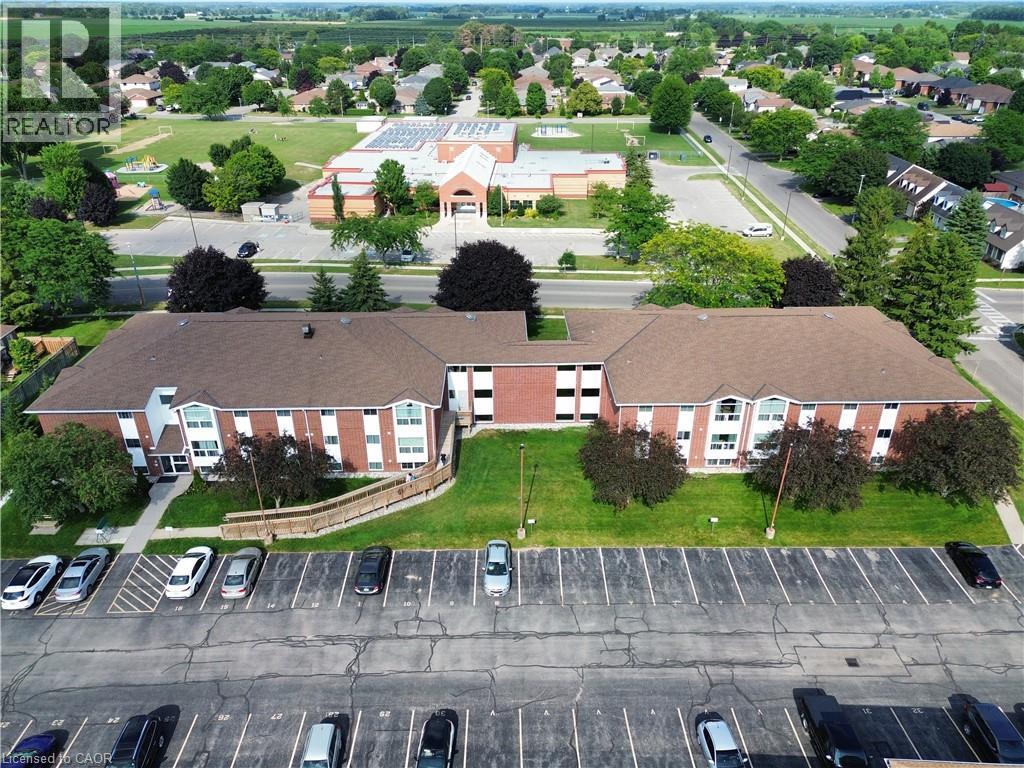 60 DONLY Drive S UnitNo. 109, Simcoe