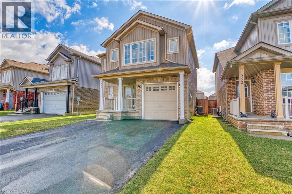 948 ADAMS Avenue S, Listowel