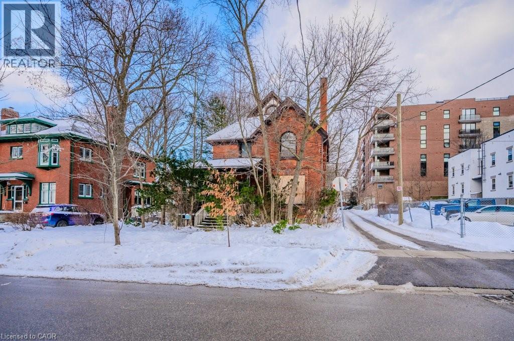 9 JOHN Street E, Waterloo