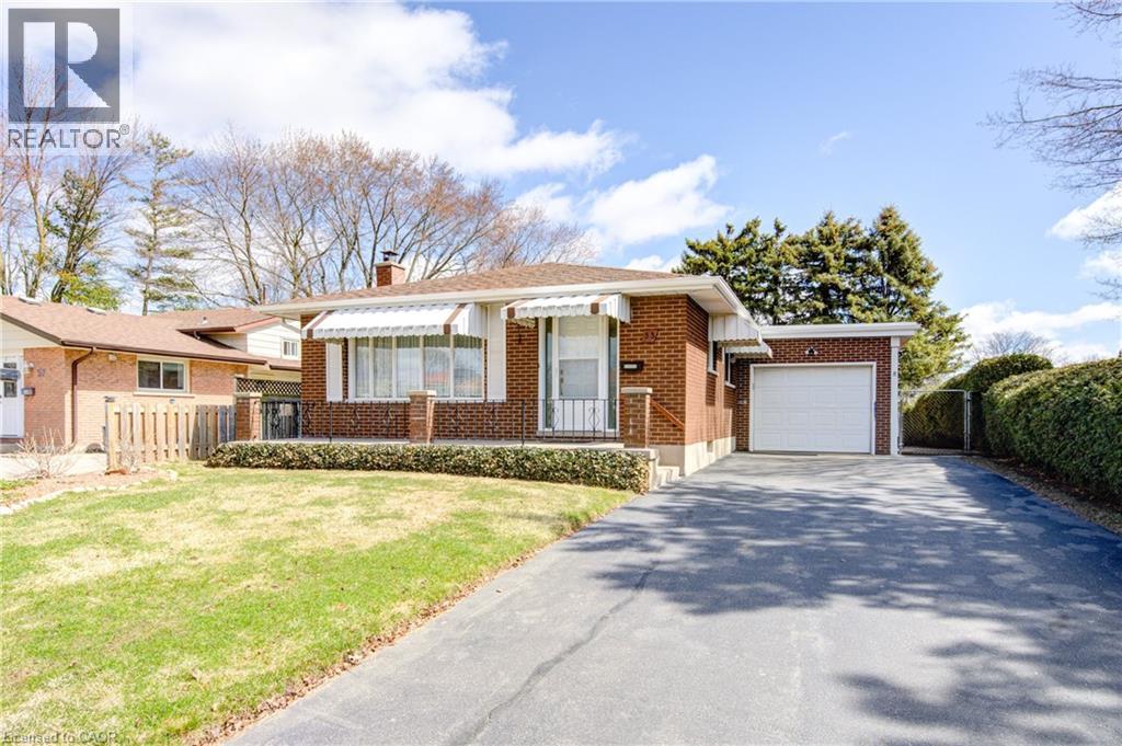 53 KINGSWOOD Drive, Kitchener
