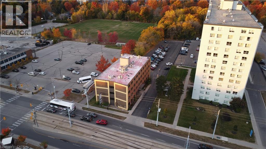 824 KING Street W, Kitchener