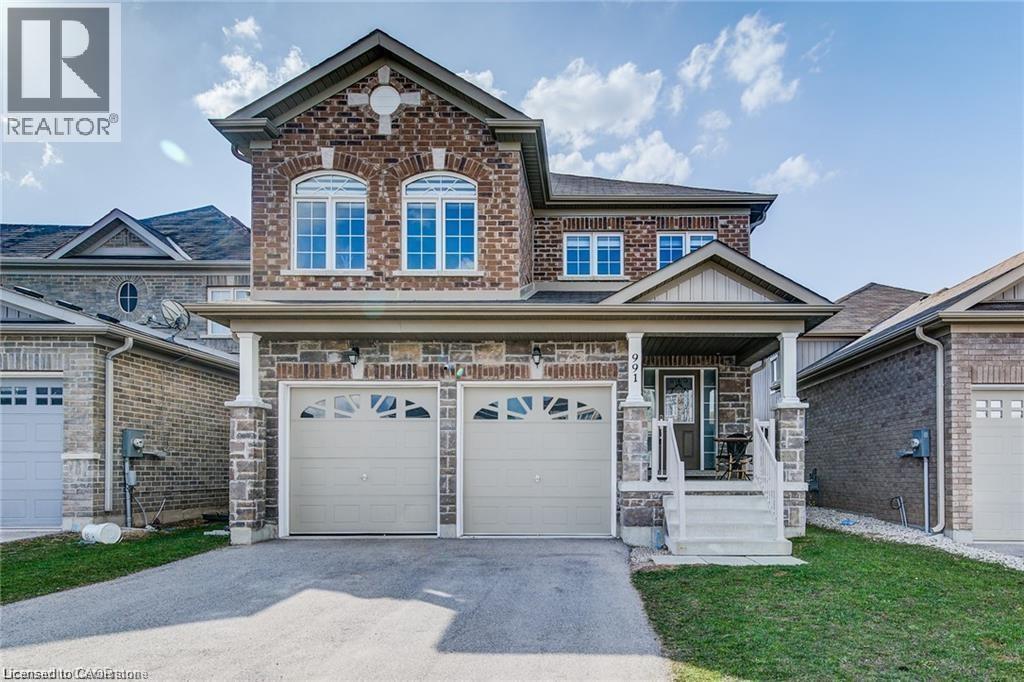 991 HANNAH Avenue S, Listowel