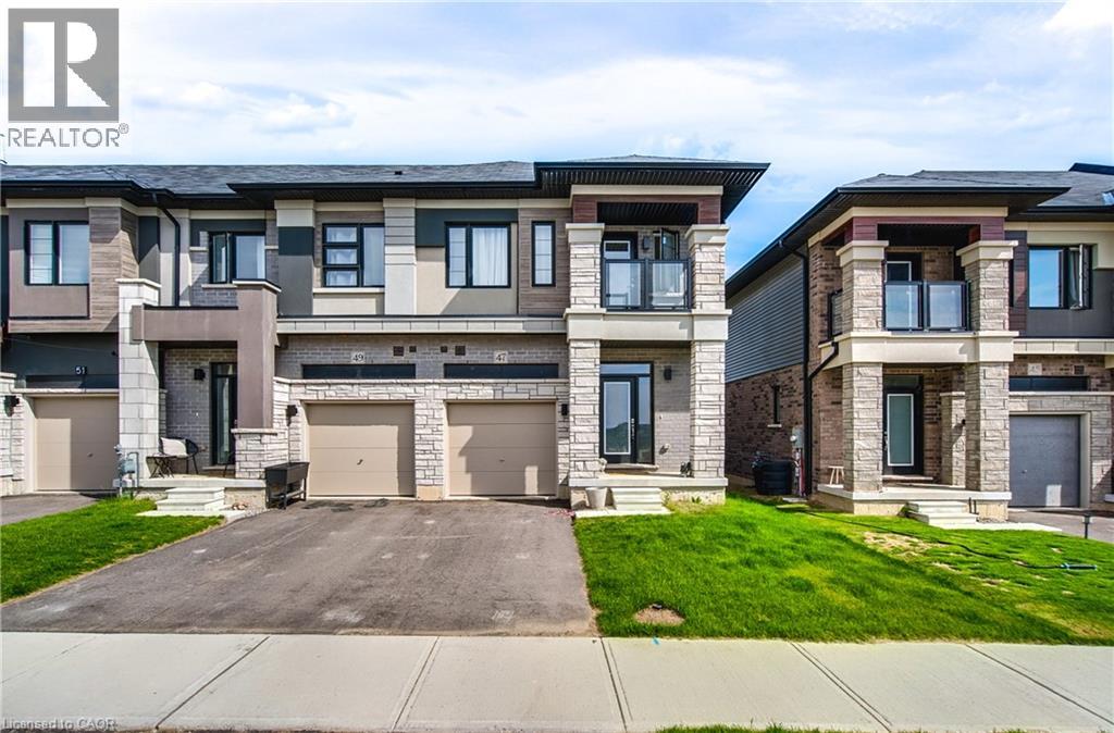 47 GEORGE BRIER Drive W, Paris