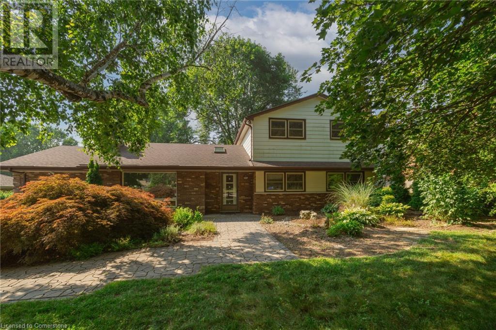 840 CLEARVIEW Avenue, London