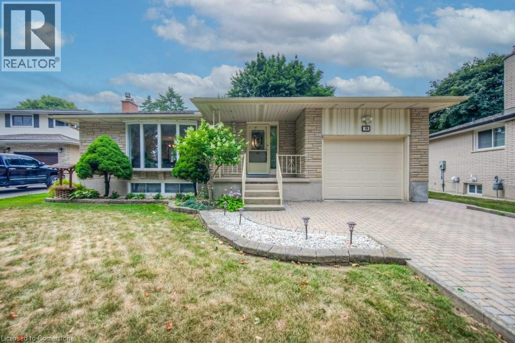 16 WOLFE S Court, Kitchener