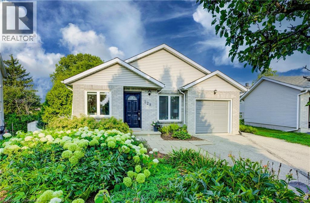 228 HALDANE Court, Waterloo