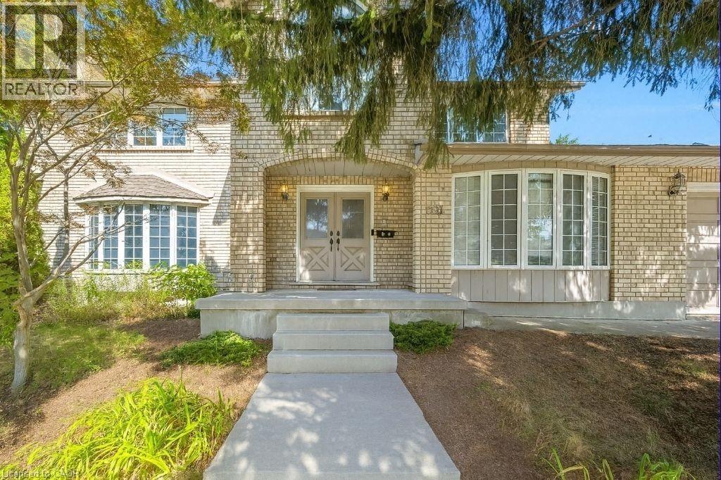 701 UNIVERSITY Avenue E, Waterloo