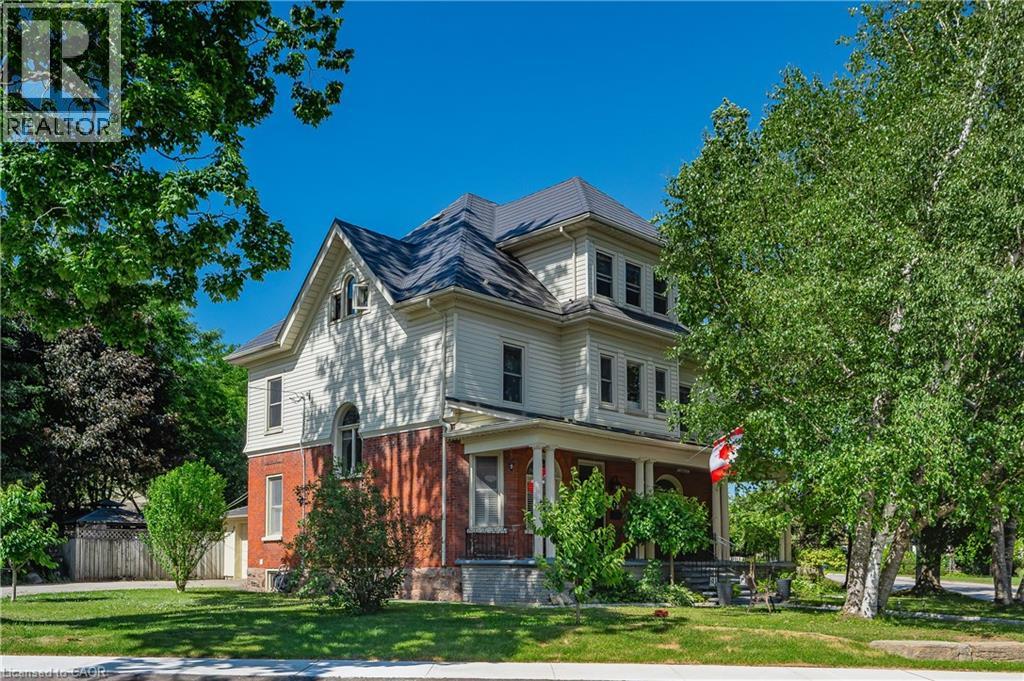 415 WALLACE Avenue N, Listowel