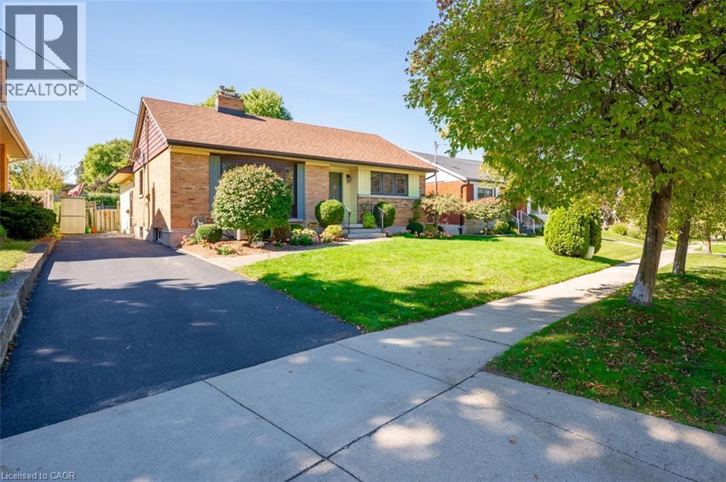 97 ELLIS Crescent S, Waterloo