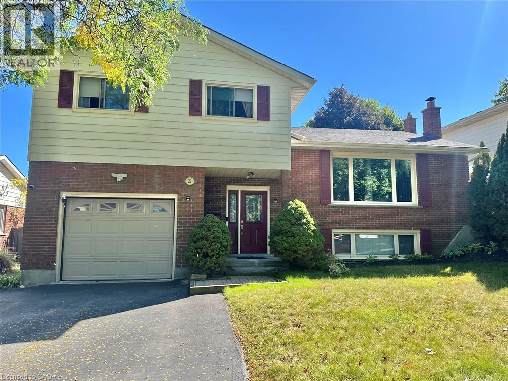 21 CARRIAGE Road, Simcoe