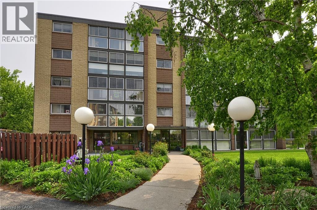 400 CHAMPLAIN Boulevard UnitNo. 404, Cambridge