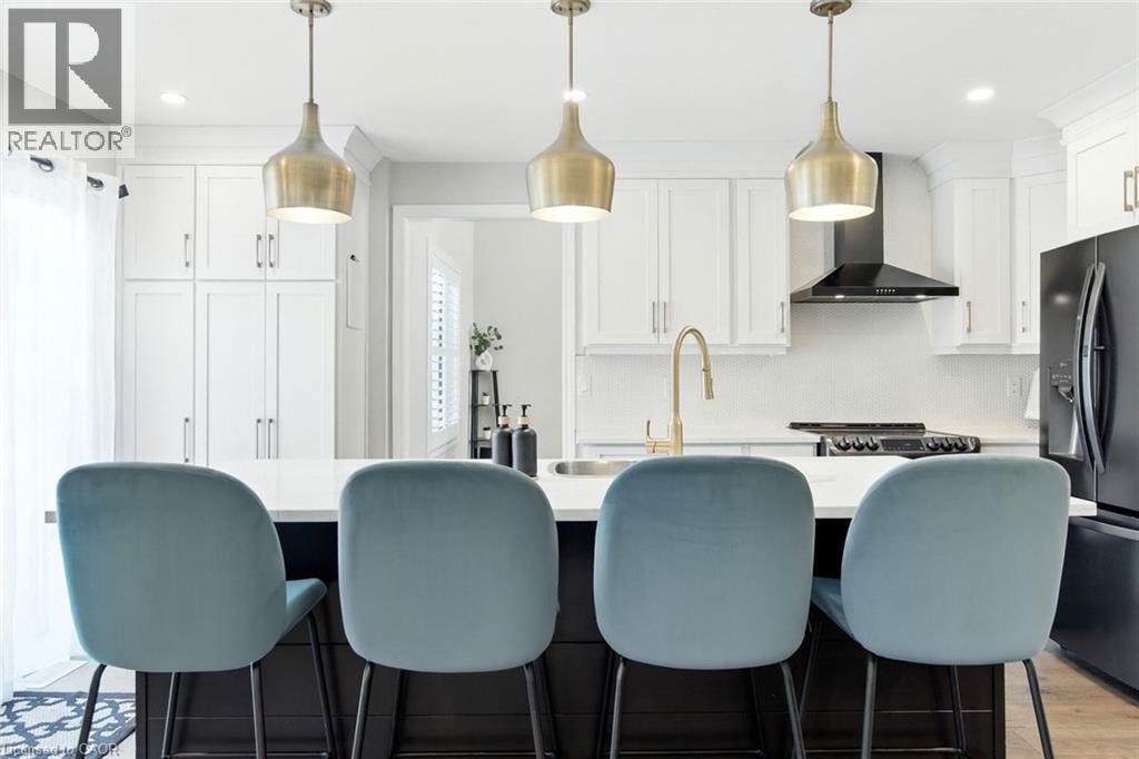 2 CALEDONIA Avenue, Haldimand