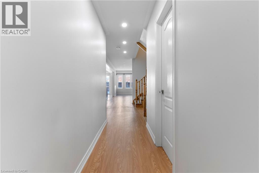 570 LINDEN Drive UnitNo. 3, Cambridge