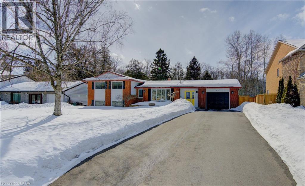 583 RUSTIC Drive, Waterloo