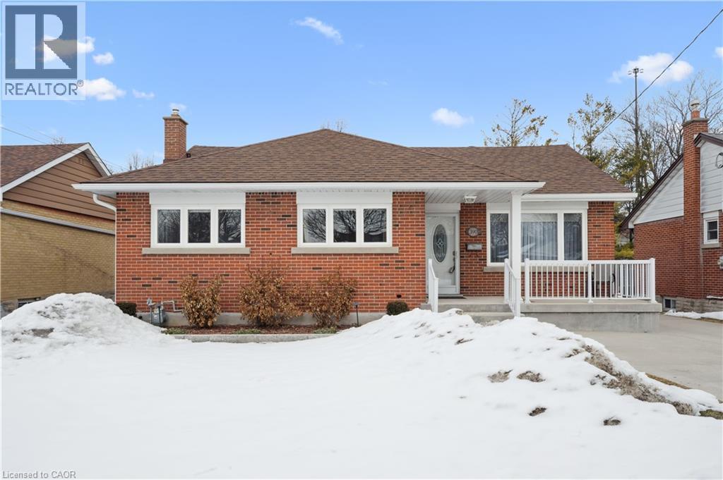 390 DUMFRIES Avenue, Kitchener