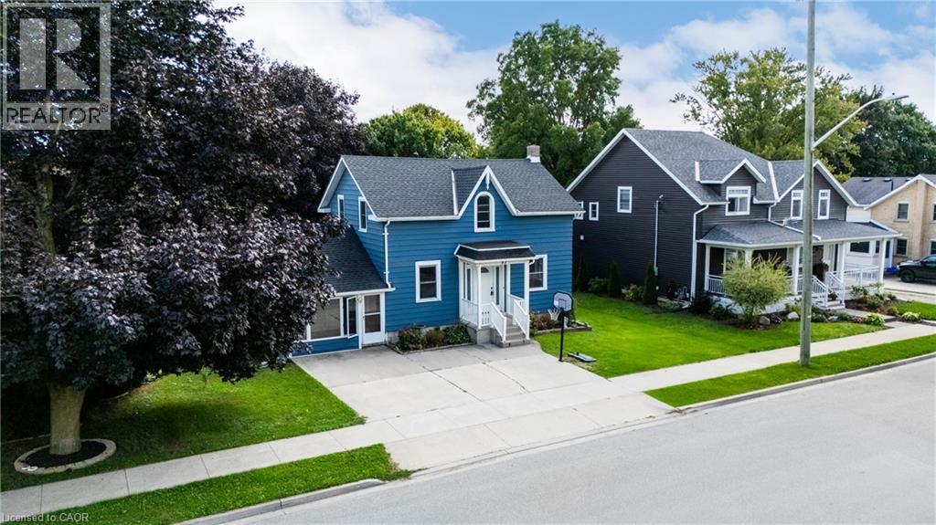 37 DECEW Street W, Tavistock