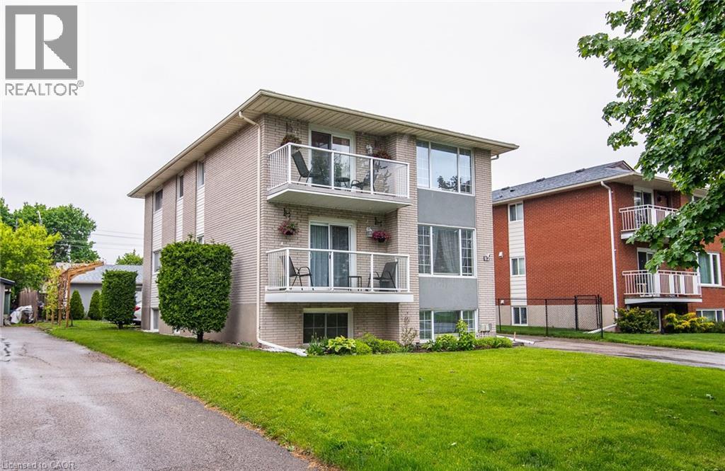 82 CARNABY Crescent, Kitchener