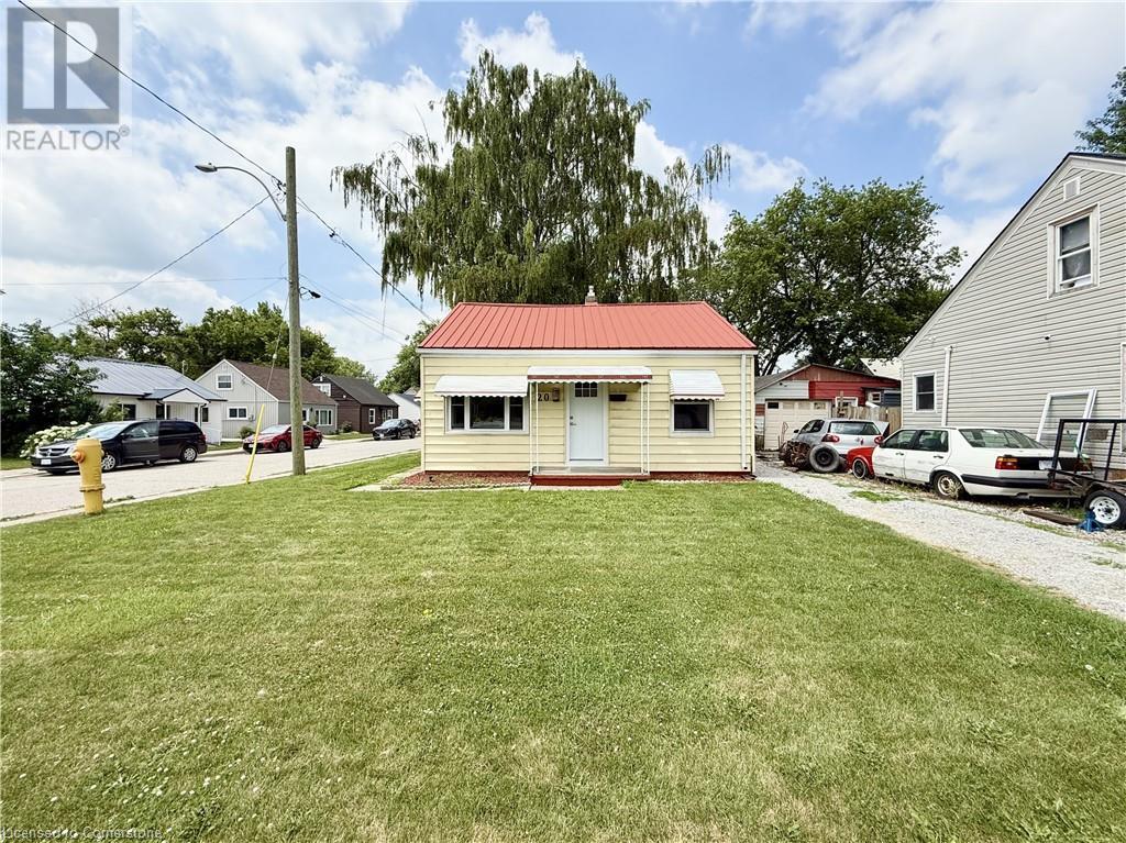20 MCNAUGHTON Avenue, Wallaceburg