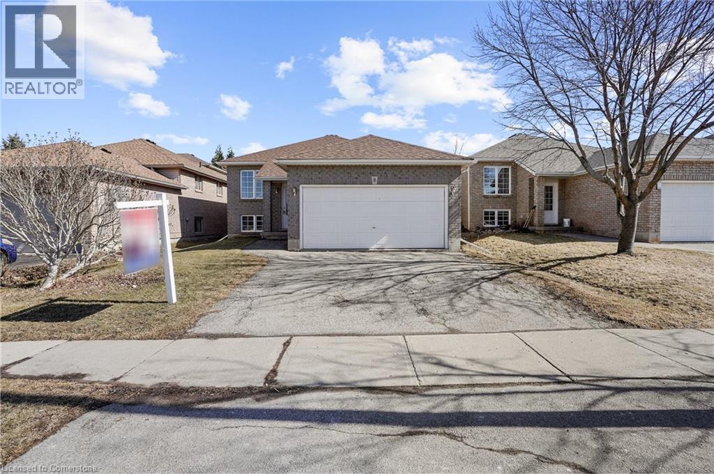 8 BRADLEY Lane, Brantford