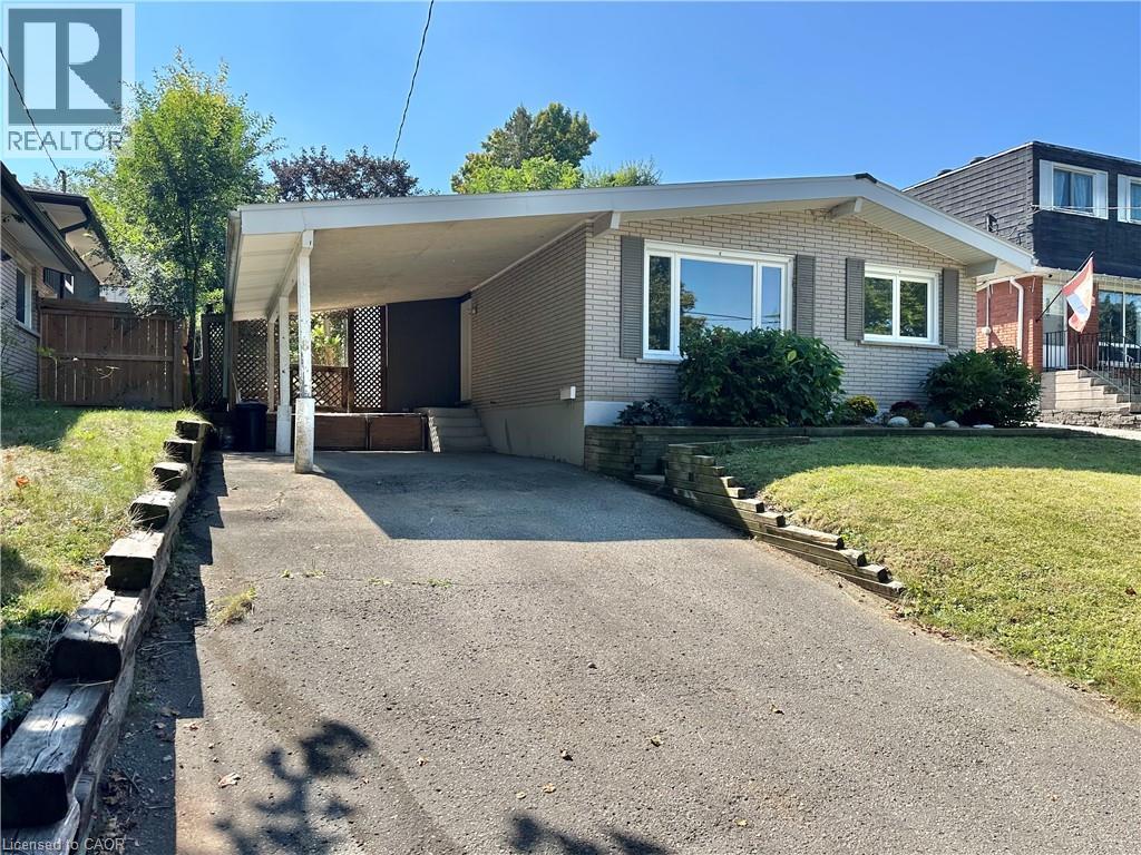 8 HOWARD Street, Simcoe