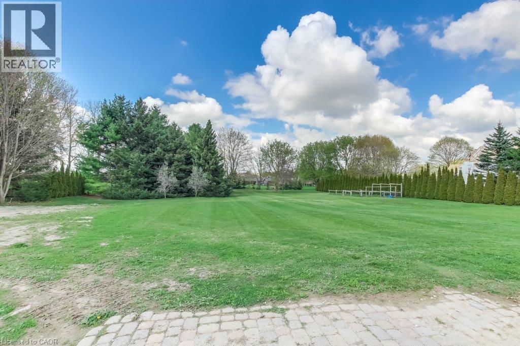 3697 LOBSINGER Line, St. Clements