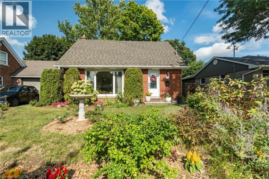 110 ELLIS Crescent S, Waterloo
