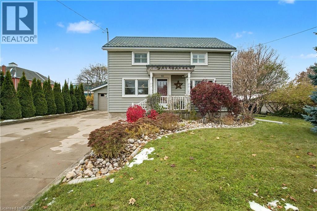 70 YOUNG Street, St. Jacobs