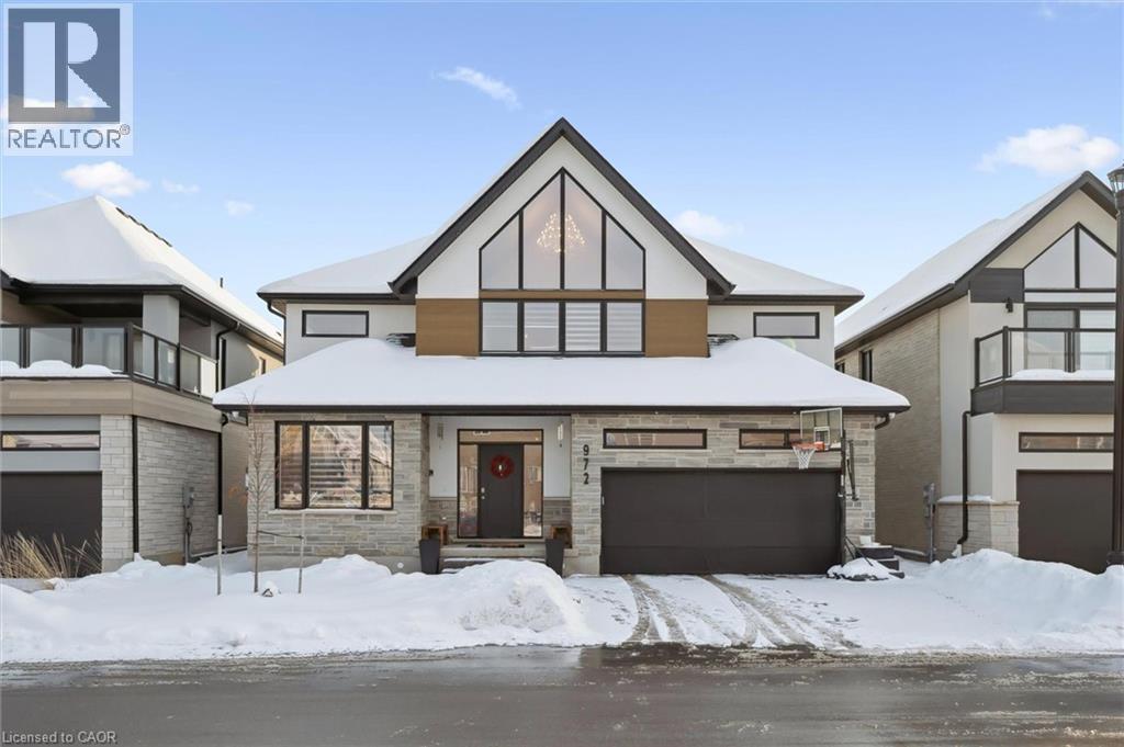 972 STONECLIFFE Walk UnitNo. 18, Kitchener