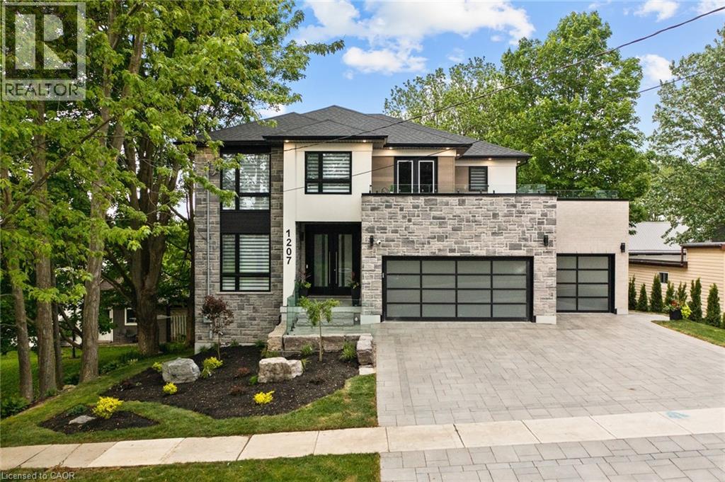 1207 QUEEN Street N, New Dundee