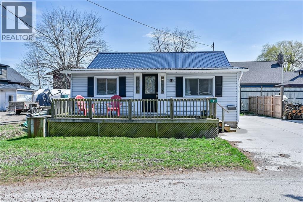 11 WALTER Street, Turkey Point