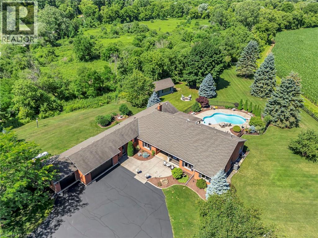 999 W GOVERNORS Road W, Paris