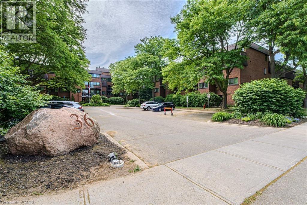 36 HAYHURST Road UnitNo. 334, Brantford