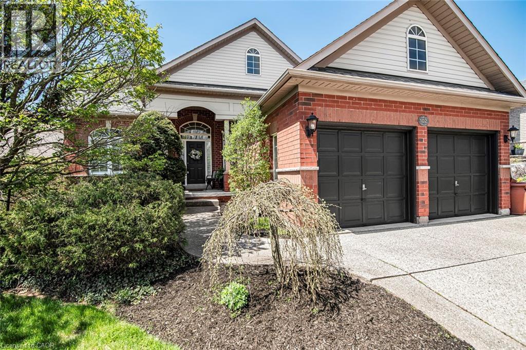 102 MOORE Crescent, Ancaster