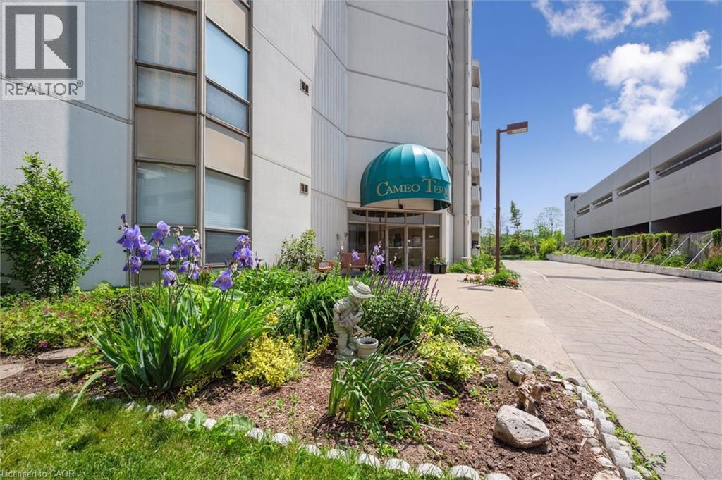 3267 KING Street E UnitNo. 204, Kitchener