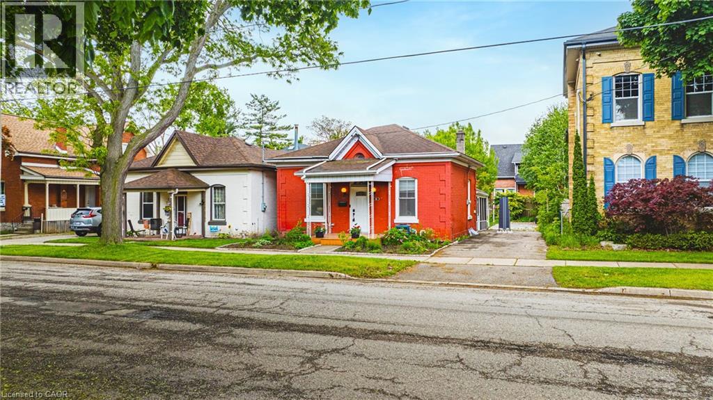 18 DUKE Street, Brantford