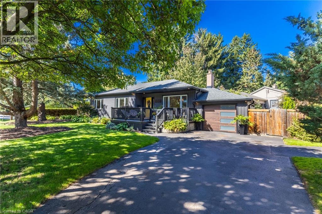 105 CARRINGTON Court, Ancaster
