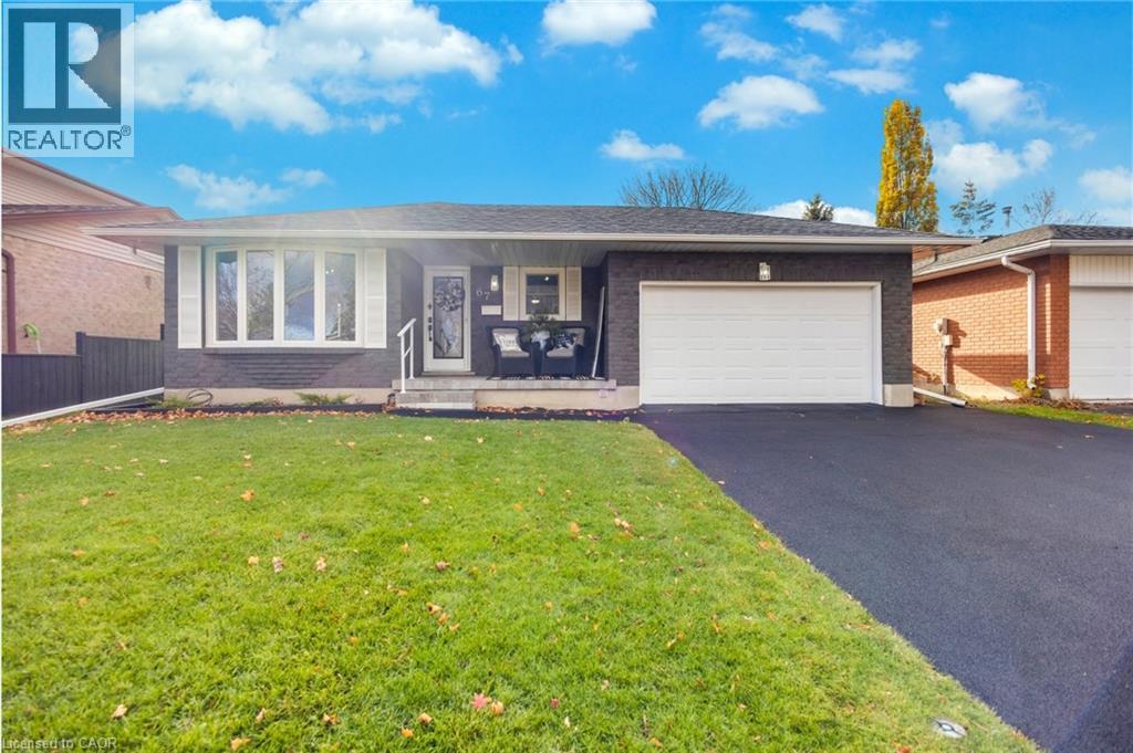 67 WEST ACRES Crescent, Kitchener