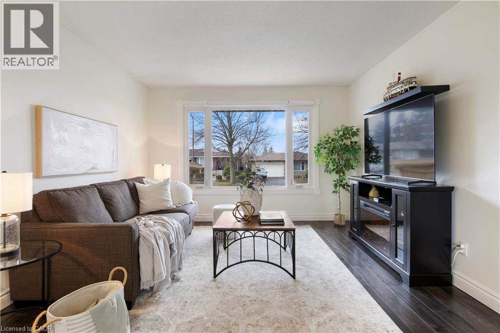 60 DEVONGLEN Drive, Kitchener