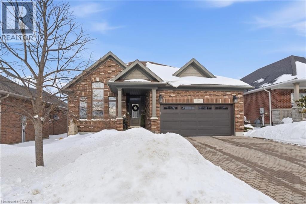 16 PICCADILLY Square, New Hamburg